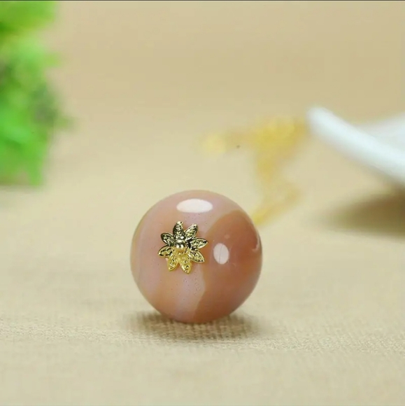 Elegant & Unique Natural Jade Necklace Clavicle Chain Bead Pendant - Picture 4 of 7